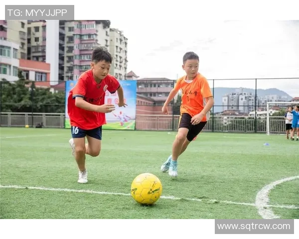 在绿茵场上挥洒汗水与激情的足球梦